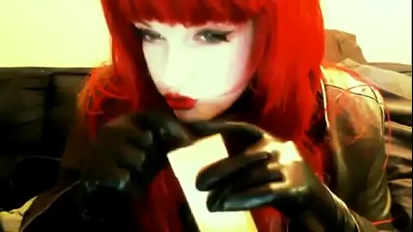 Färska goth redhead smoking nya filmer