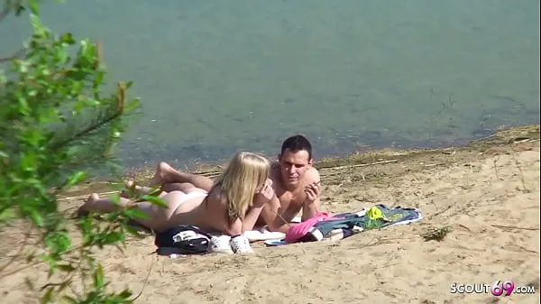 Verdadera pareja joven filmada en secreto mientras folla en la playa alemanapelículas nuevas frescas