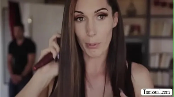 Sveži Stepson bangs the ass of her trans stepmom novi filmi