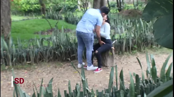 ताज़ा SPYING ON A COUPLE IN THE PUBLIC PARK नई फ़िल्में