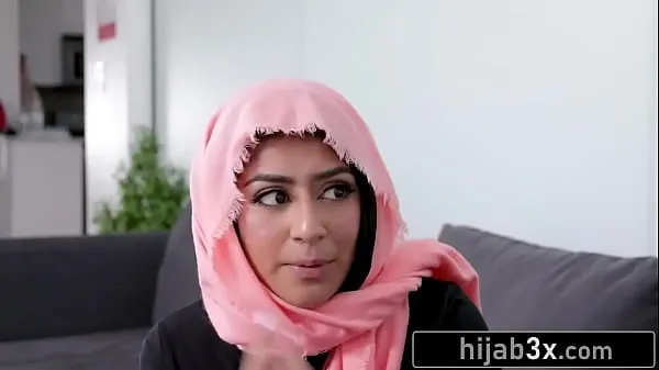 Friss Hot Muslim Teen Must Suck & Fuck Neighbor To Keep Her Secret (Binky Beaz új filmek