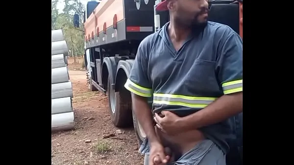Worker Masturbating on Construction Site Hidden Behind the Company Truck Filem baharu baharu