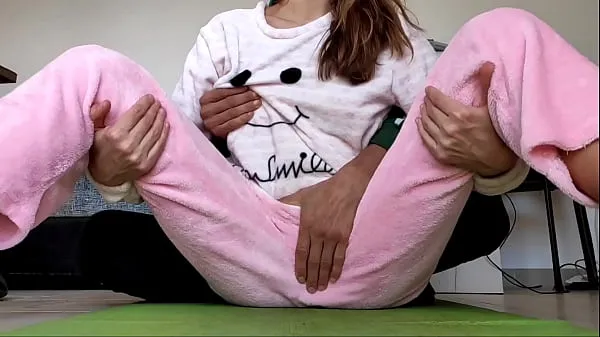 أحدث asian amateur real homemade teasing pussy and small tits fetish in pajamas أفلام جديدة